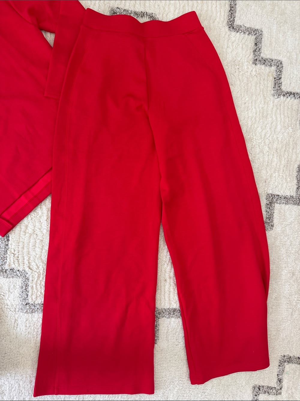 SPANX Air Essentials Red Two-Piece Set - Picture 7 of 8